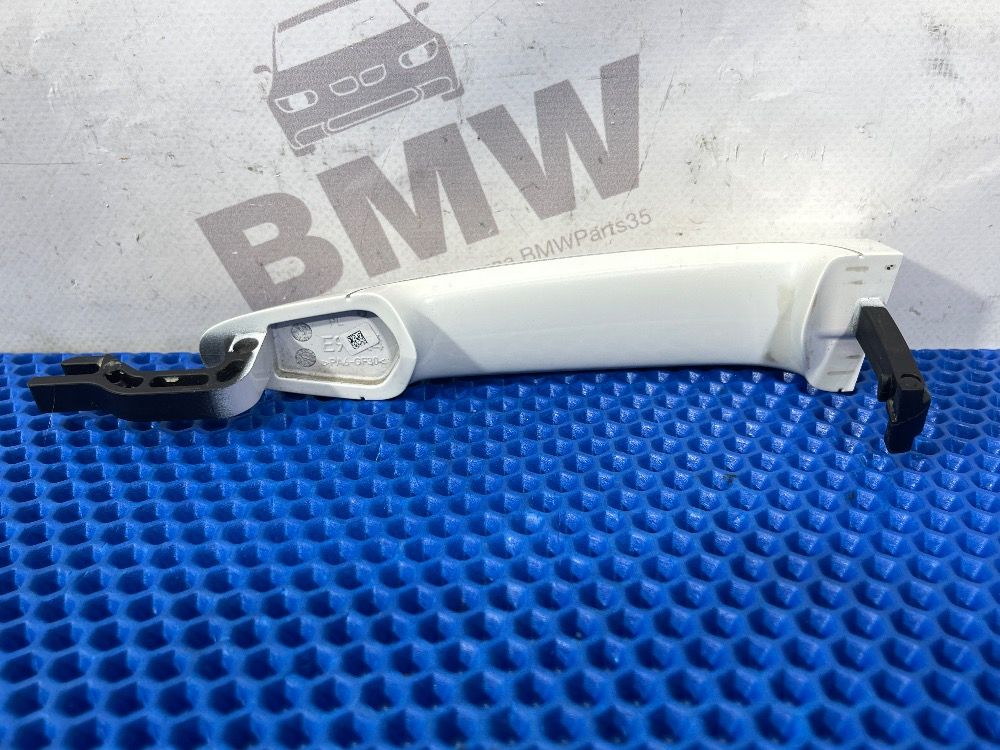 Ручка задняя правая BMW F30, E90 Цвет 300 Оригинал
