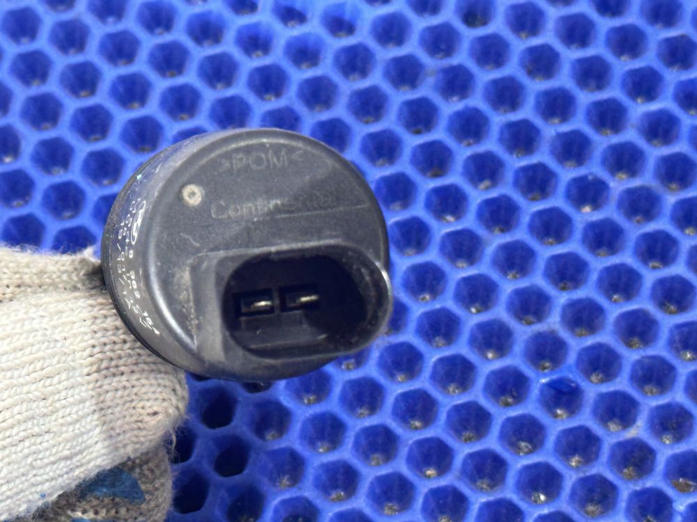 Насос стеклоомывателя E81, E65, E53, E60, E36, E39