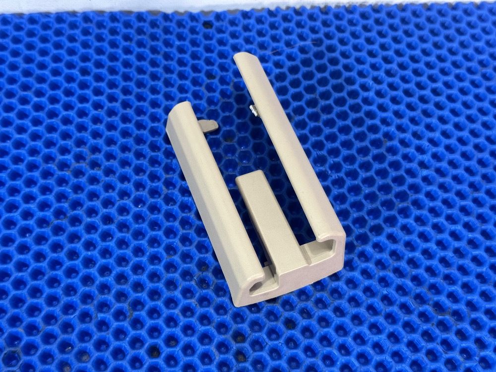 Левая накладка салазки  F10 LCI, F01 LCI, F07 LCI