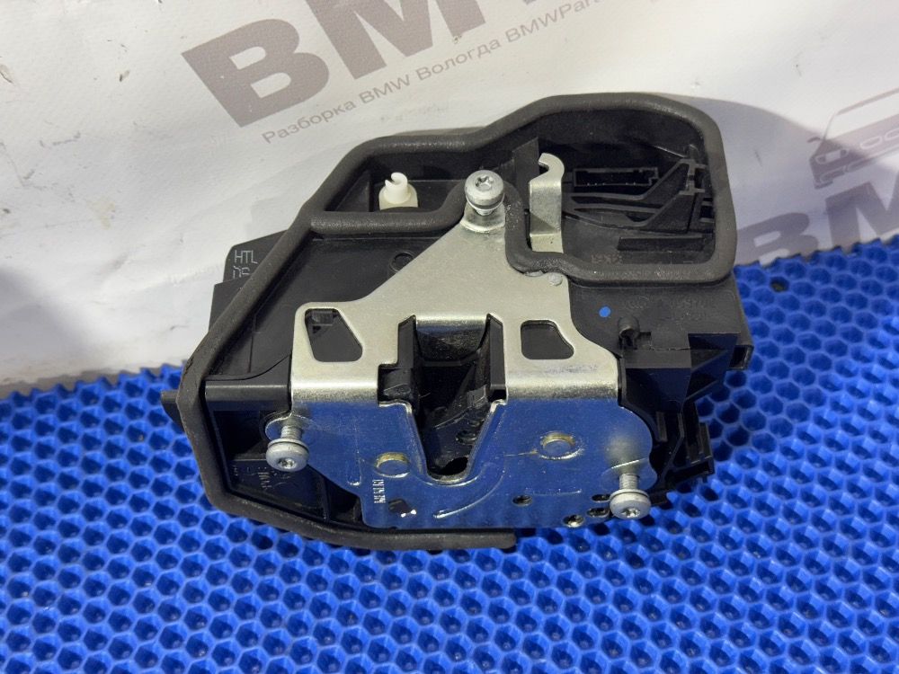 Замок задней левой двери bmw e60, e90, e70, f10