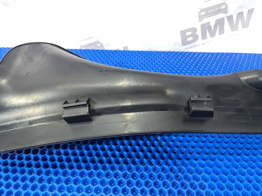 Внутренняя правая накладка на порог BMW E60 царапк