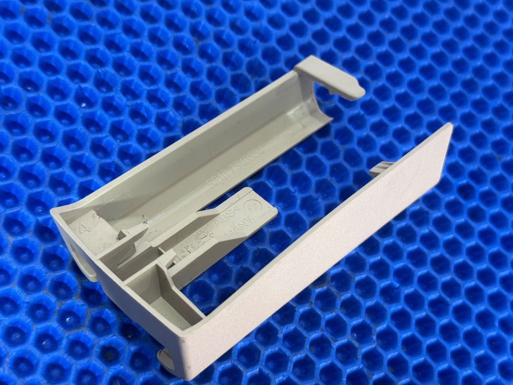 Правая накладка салазки F10 LCI, F01 LCI, F07 LCI
