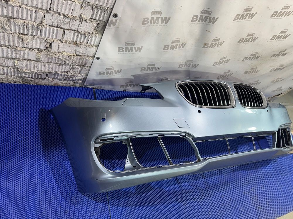 Оригинальный бампер BMW F10 рестайл LCI  дефекты