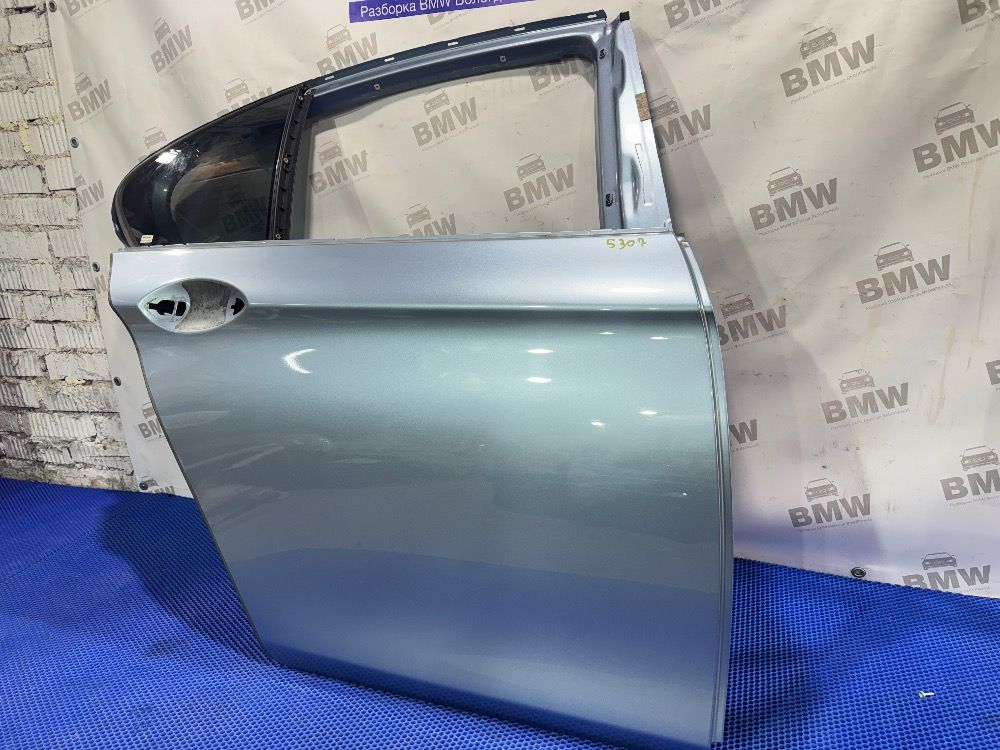 Правая задняя дверь BMW F10 цвет B40 голубой
