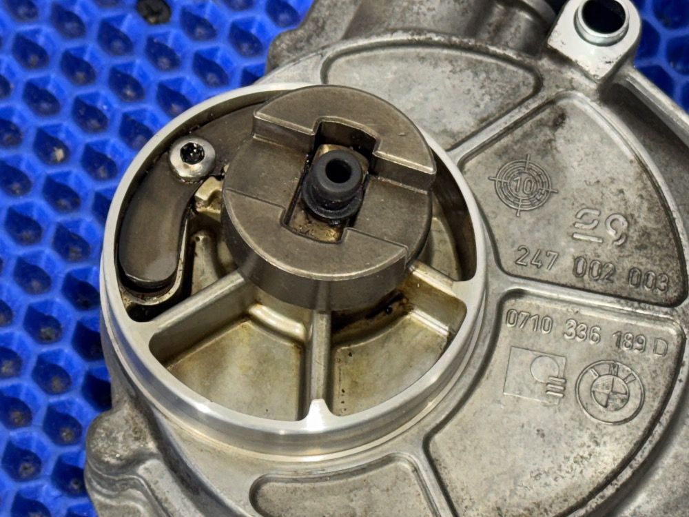 Вакуумный насос BMW F10, F20, F30 N20B20 Япония