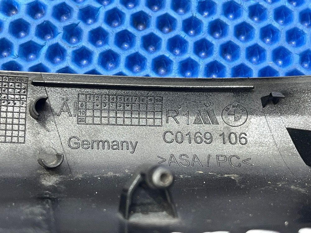 Нижняя часть корпуса зеркала правого BMW F10 LCI