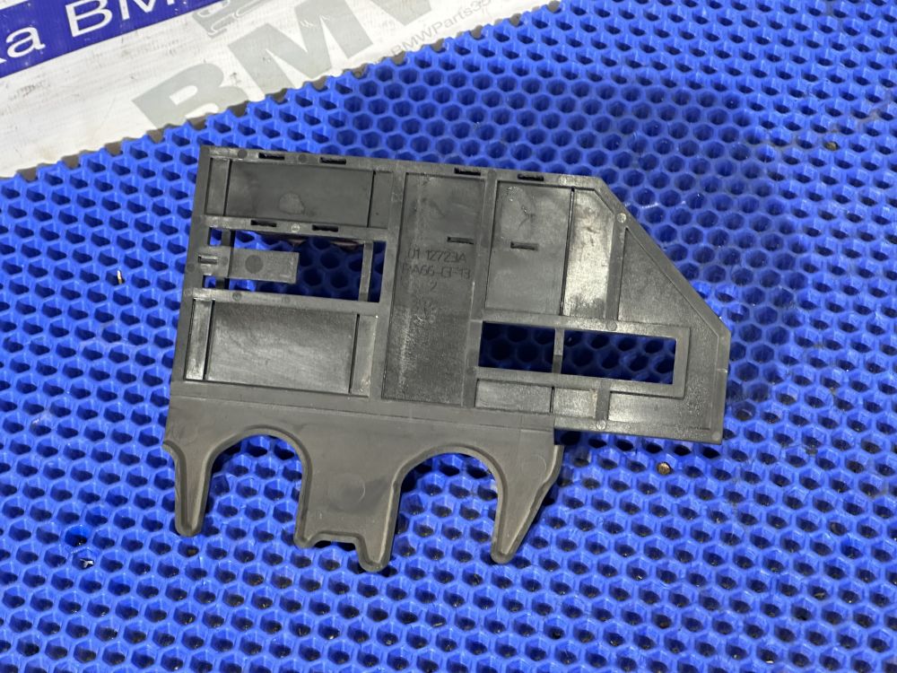 Крепление трубок радиатора BMW F10, F01 N55, N57