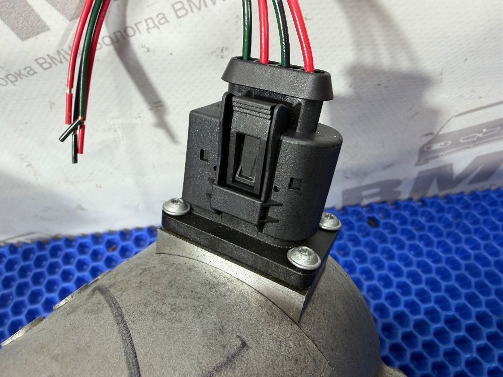 Фишка помпы BMW F10, F30 N20B20 (прямоугольная)