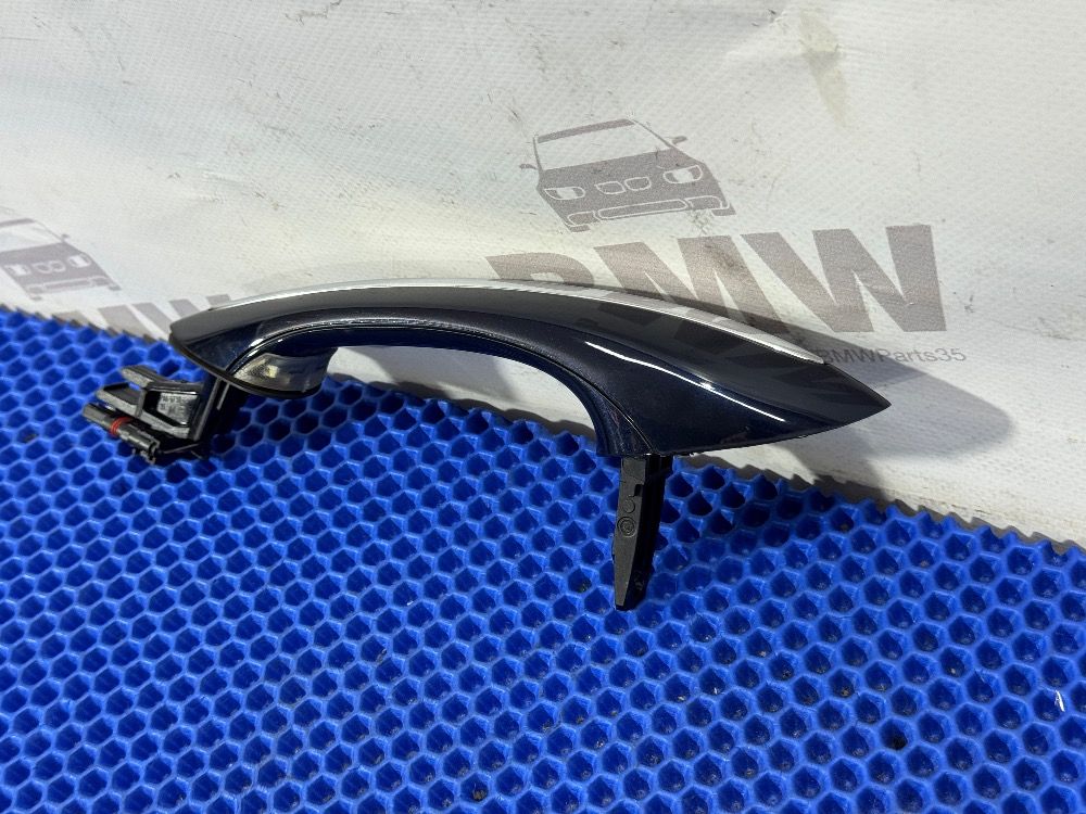 Левая ручка задней двери BMW F10, F07,F01 цвет A89