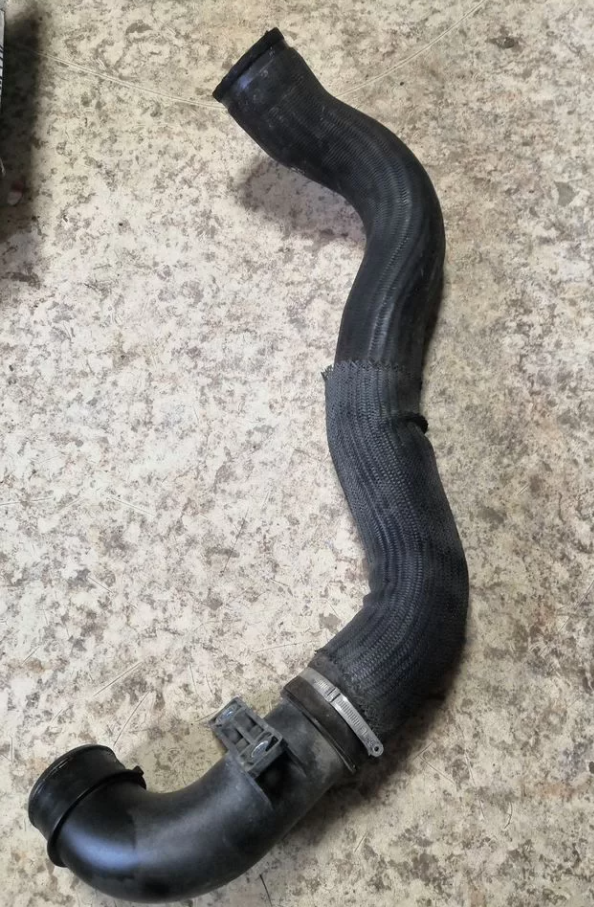 Патрубок интеркулера правый Фиат Дукато