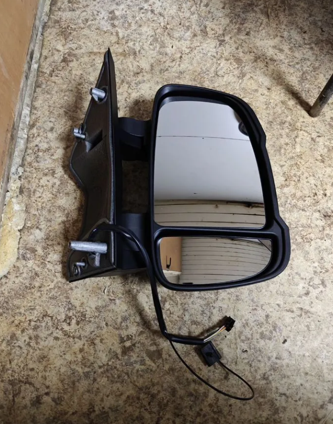 Правое зеркало Пежо Боксер Ситроен Джампер