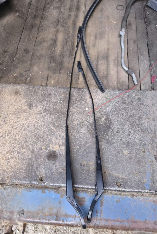 Поводки стеклоочистителя Берлинго Партнёр Б9