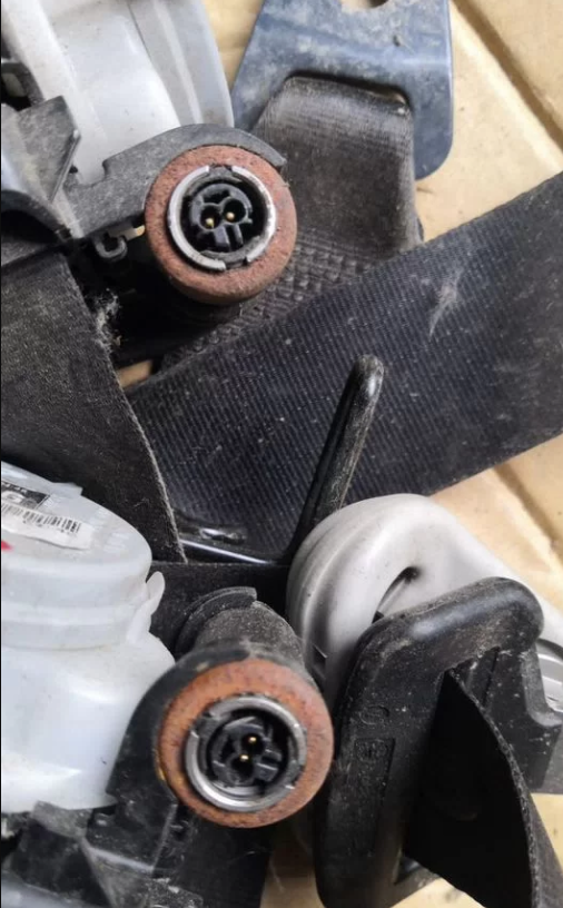 Ремни безопасности передние Пежо Ситроен