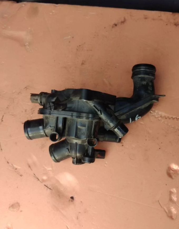 Термостат 1,6 бензин Пежо партнер