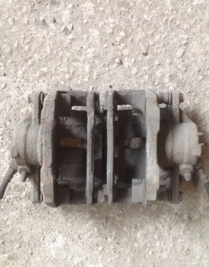 Суппорт лев/прав Citroen Berlingo/Peugeot Partner