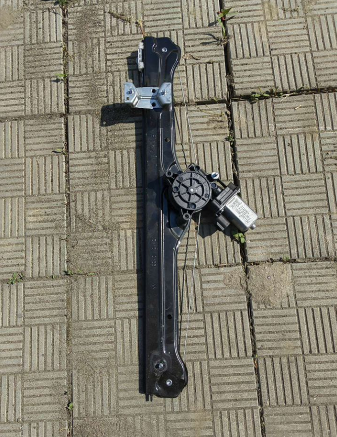 Стеклоподъемник левый пежо боксер 3