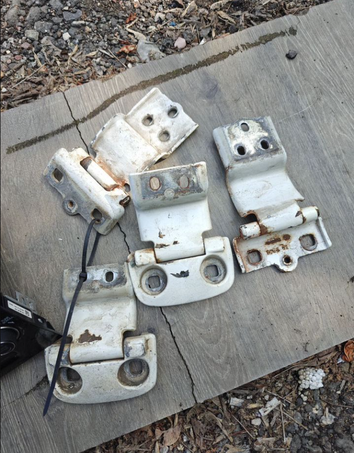 Петли задних дверей Пежо Боксер