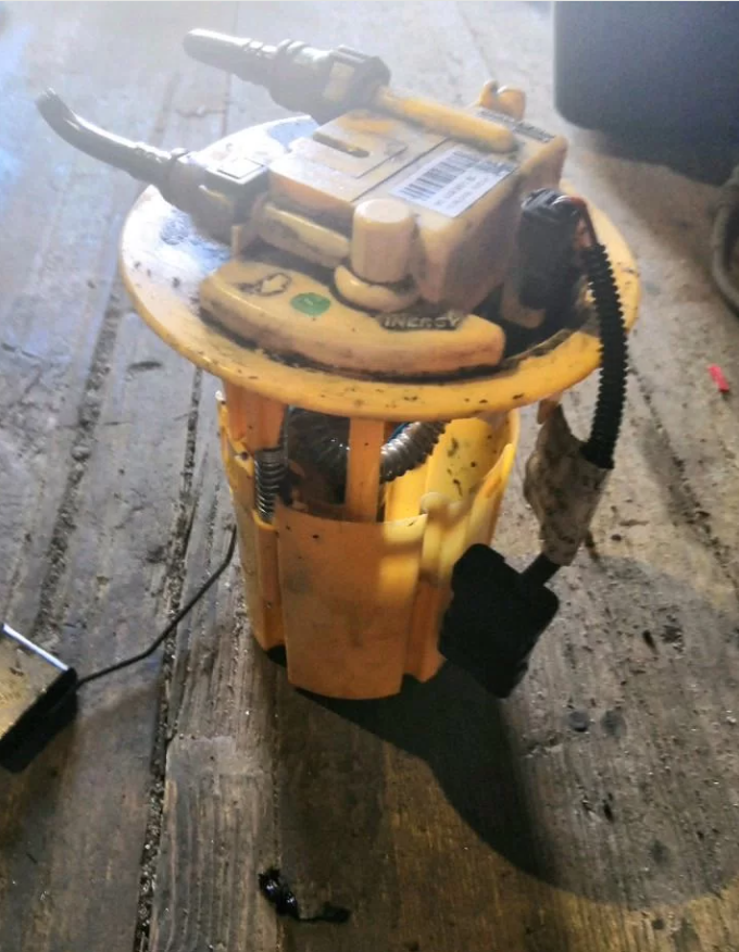 Топливный насос бака партнёр берлинго б9