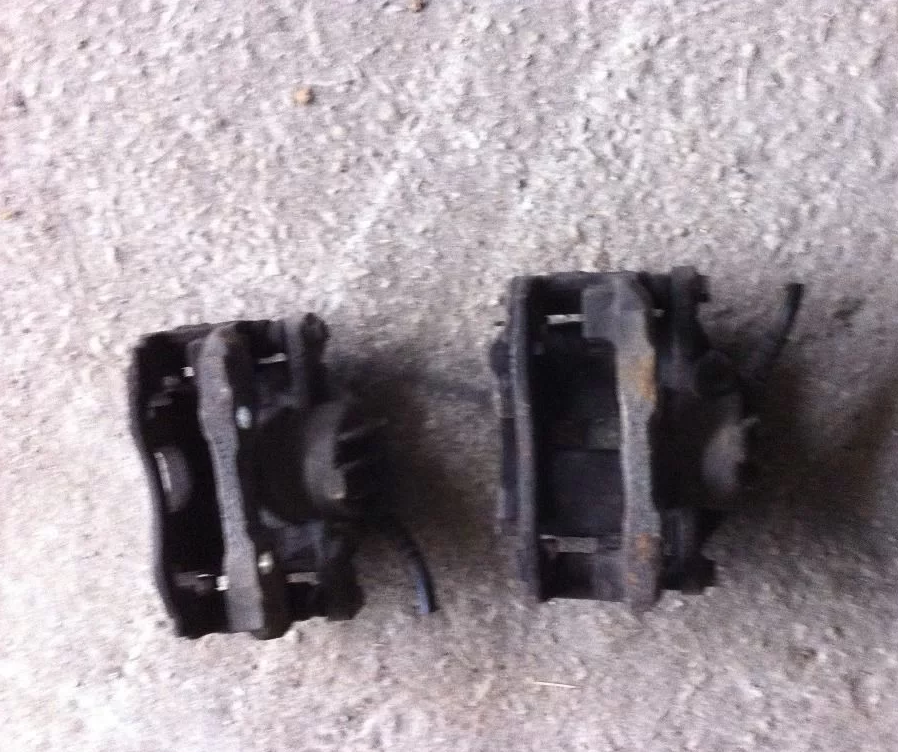 Суппорт лев/прав Citroen Berlingo/Peugeot Partner