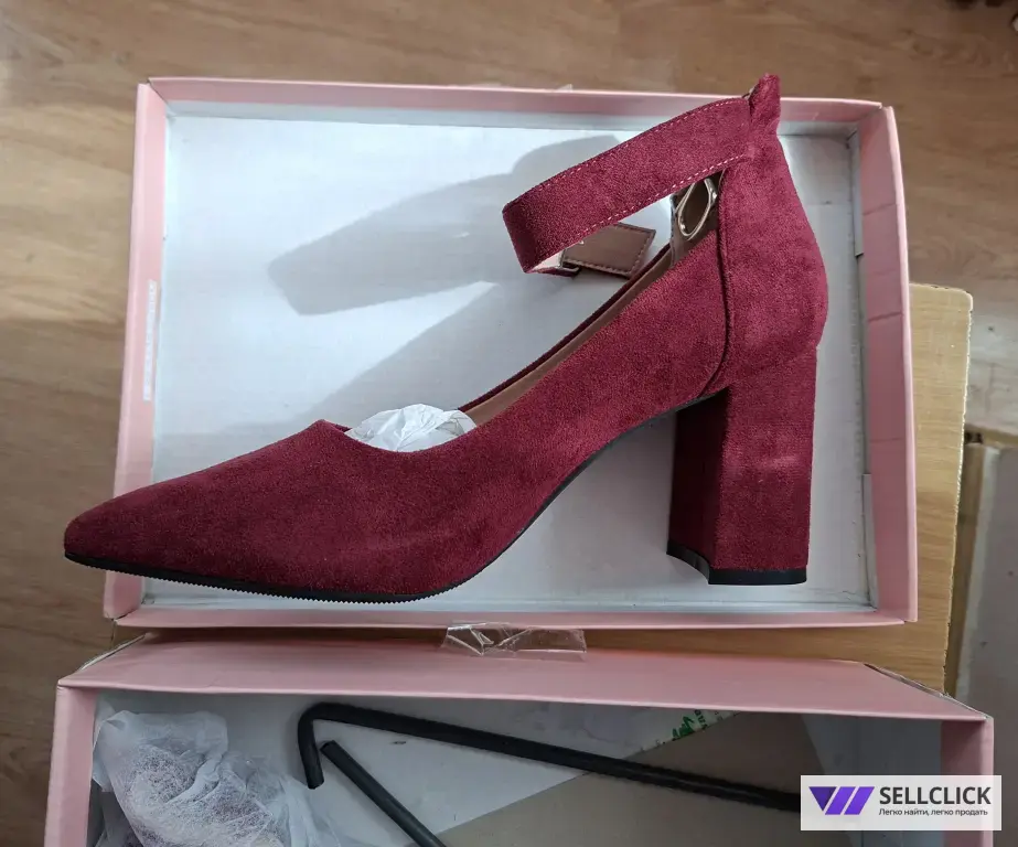 Туфли женские на каблуке фирмы ADMLIS, новые 39 размер