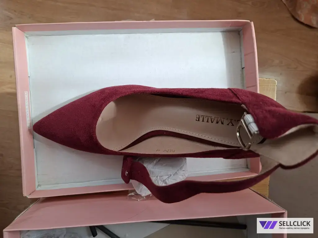 Туфли женские на каблуке фирмы ADMLIS, новые 39 размер