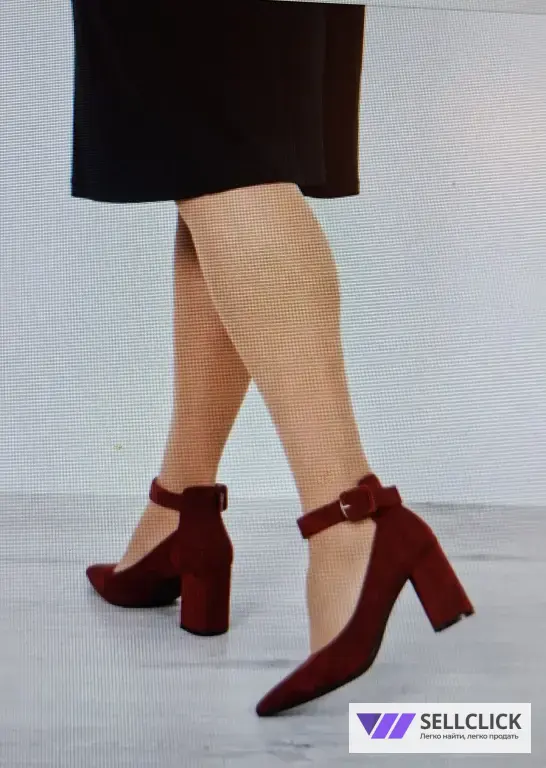 Туфли женские на каблуке фирмы ADMLIS, новые 39 размер