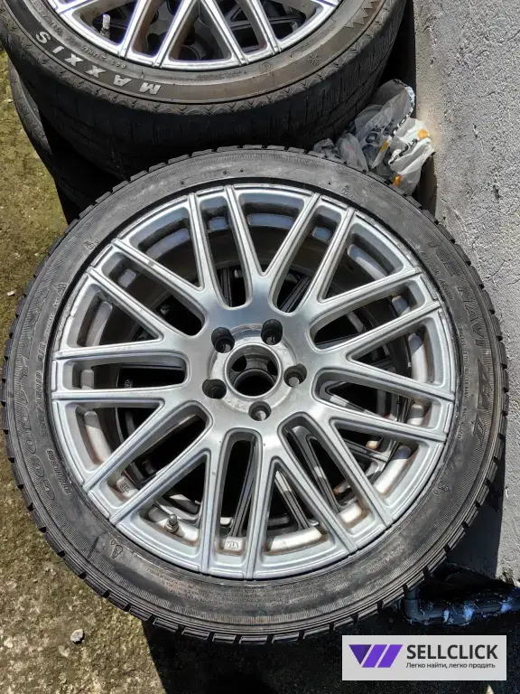 Диск Cross Spoke 312 серого цвета Ferric grey - 8,5J х 18 24535 R18Y спереди, 10J х 18 27530 R18Y сзади.