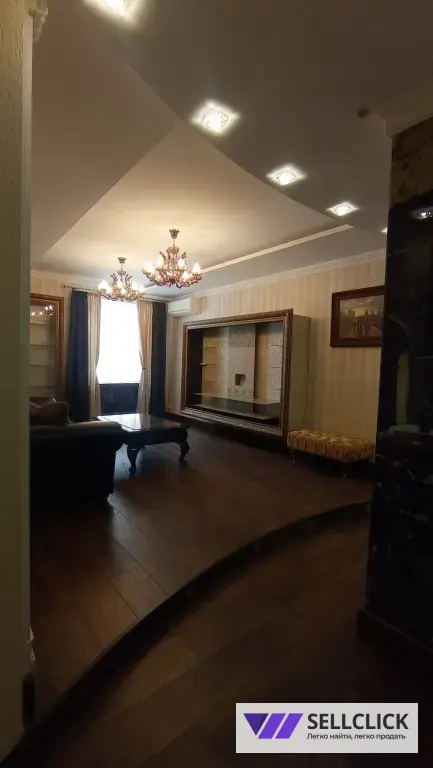 Продаётся просторная трёхкомнатная квартира в Центре Мариуполя