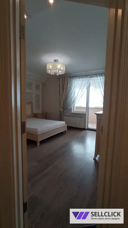 Продаётся просторная трёхкомнатная квартира в Центре Мариуполя