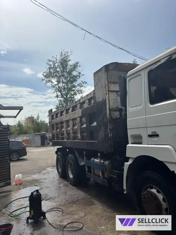 Самосвал Shacman