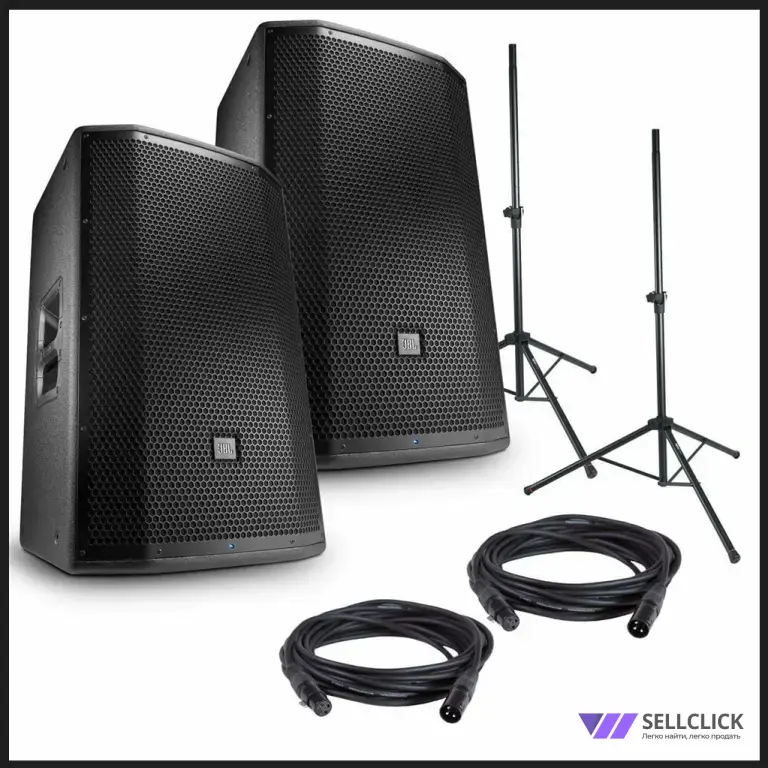 Диджей-звукорежиссер с муз. оборудованием