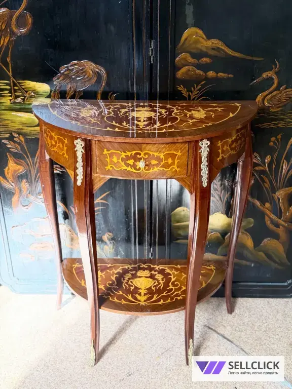 Консоль. Полка. Подставка. Стол. Мебель Людовика. Винтаж