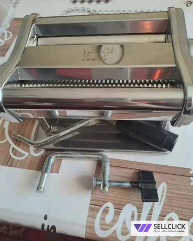 Тестораскатка лапшерезка новая.