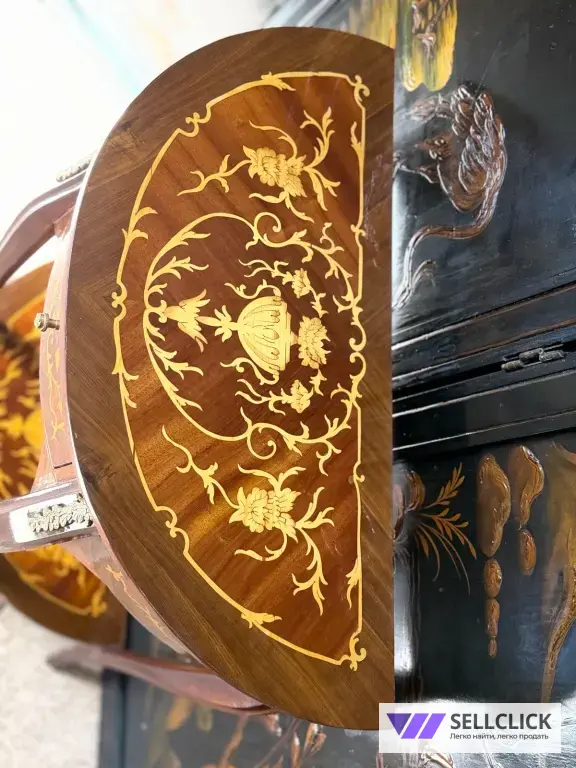 Консоль. Полка. Подставка. Стол. Мебель Людовика. Винтаж