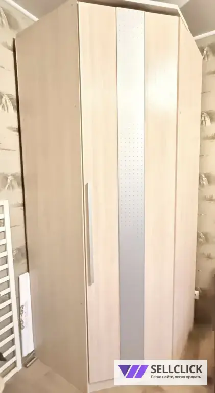 Шкаф угловой, очень вместительный