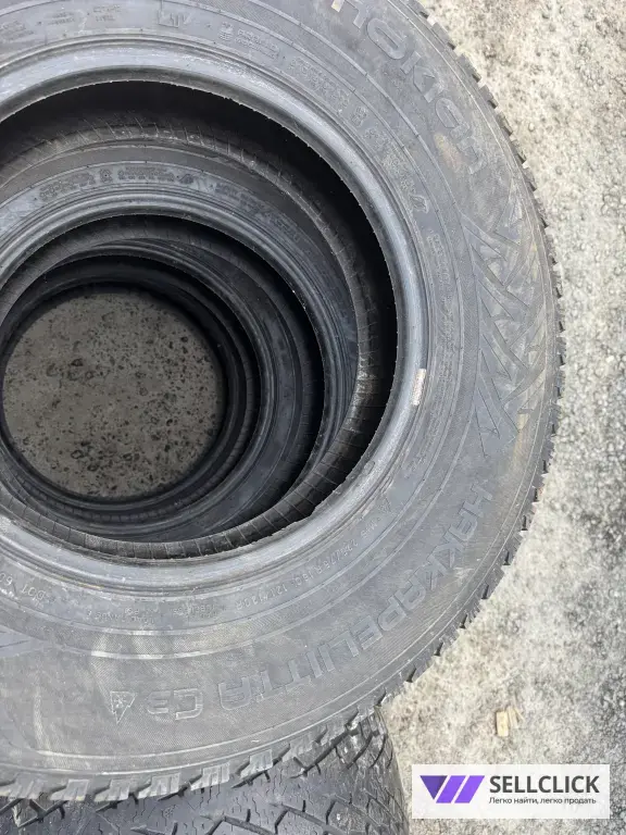 Nokian hakkapelita 225 75 R16c