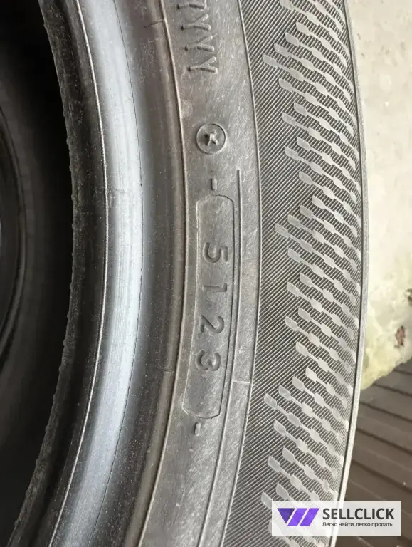 Шины Yokohama Advan dB V553