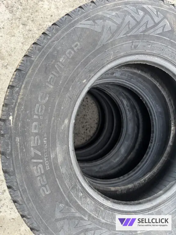 Nokian hakkapelita 225 75 R16c