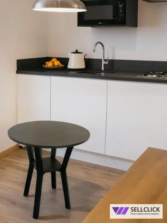 Стол круглый из дерева