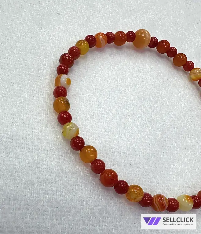 Браслет из сердолика с кораллами