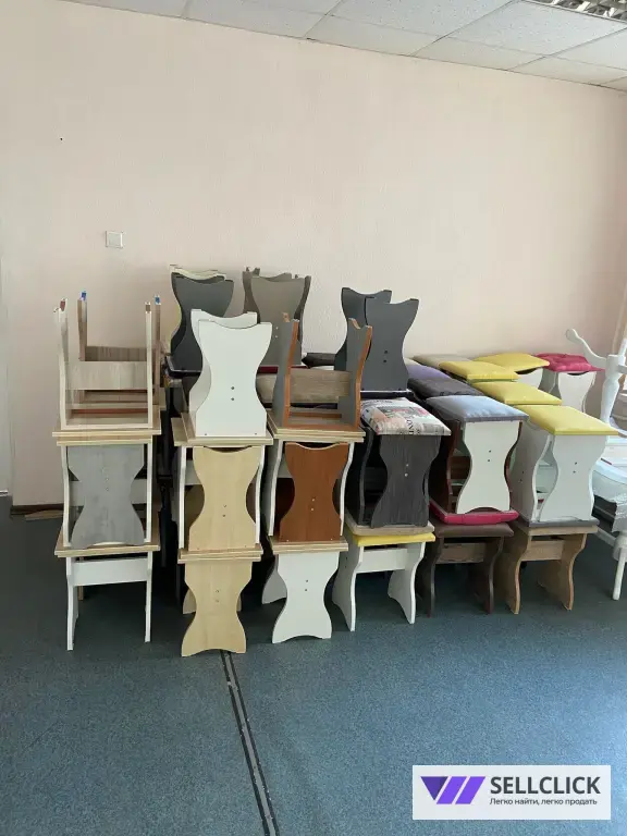 табуретки и стулья