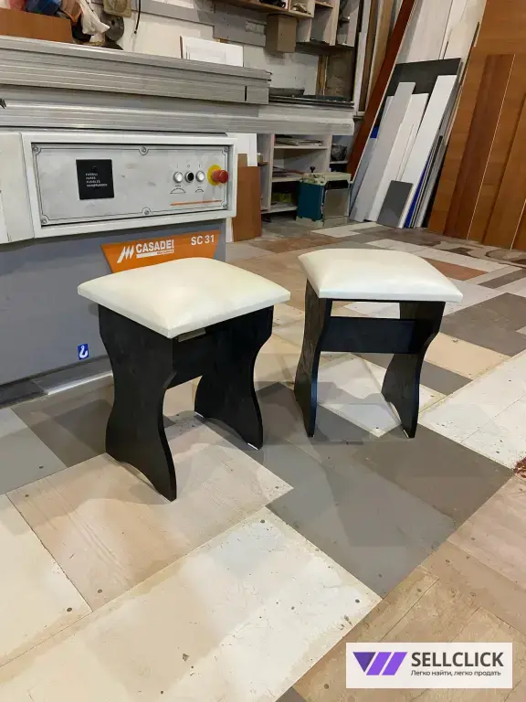 табуретки и стулья