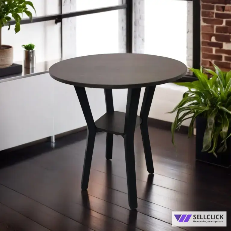 Стол круглый из дерева