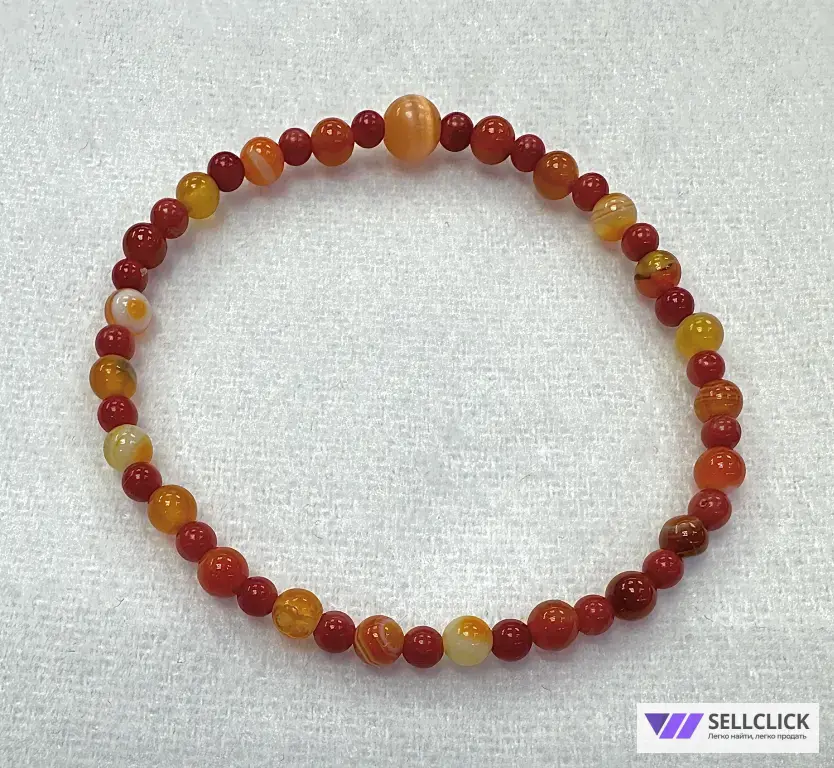 Браслет из сердолика с кораллами