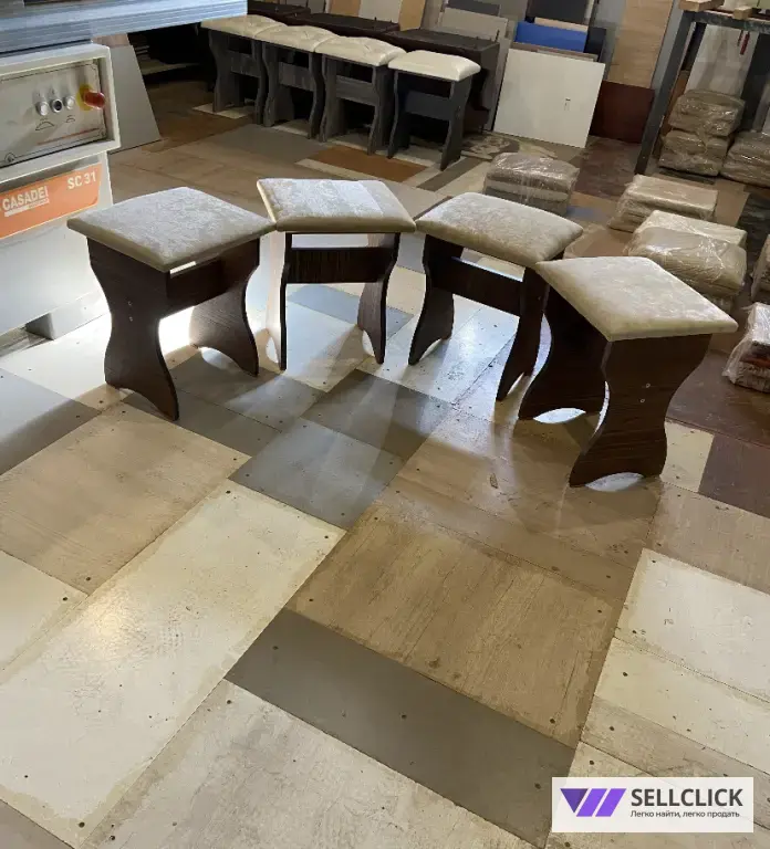 табуретки и стулья