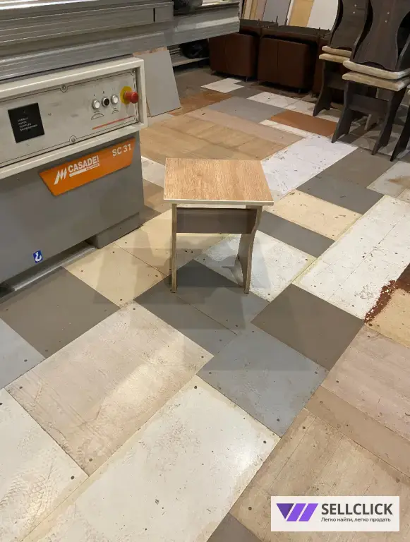 табуретки и стулья