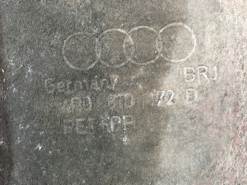 Локер задний правый подкрылок на Audi A6 C6 Allroad Quattro S-line / Ауди А6 С6 2006-2012г.\nОригинал.\nВ отличном состоянии.\nЦелый. Без дефектов.\nКонтрактная запчасть из Японии.\nОтправим в регионы ТК.