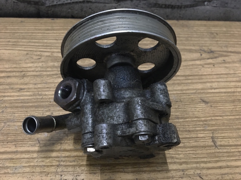 Насос гидроусилителя шкив Audi A4 B6 AMB 1.8 Turbo 2000-2004 г.\nШкив насоса гидроусилителя Ауди А4 Б6 AMB 1.8 Turbo 2000-2004 г.\nОригинал.\nВ хорошем состоянии.\nГарантия на установку и проверку.\nОтправим в регионы ТК.