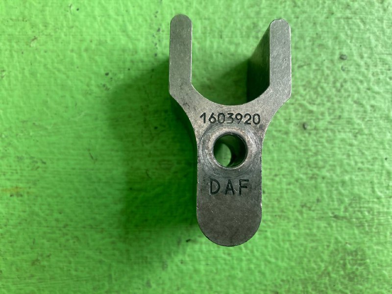 Кронштейн запорный DAF XF105