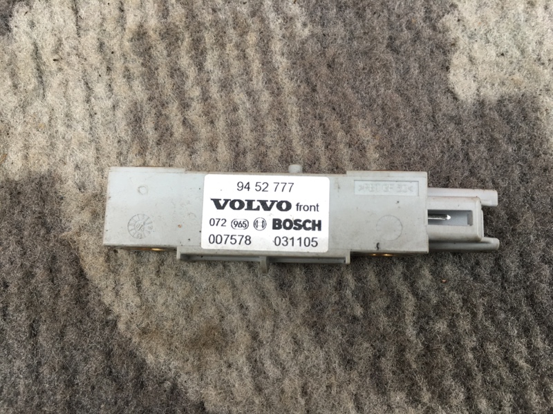 Датчик AIR BAG на Volvo XC70 I CROSS COUNTRY / Вольво ХС70 Кросс Кантри 2000-2007г.\nОригинал.\nВ отличном состоянии. Без дефектов, рабочий.\nКонтрактная запчасть из Японии.\nБез пробега по РФ.\nОтправим в регионы ТК.\nПрименимость:\nVolvo S60 2000-2009\n